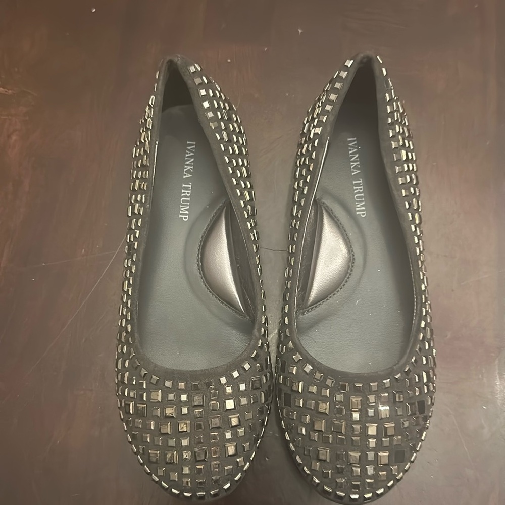 Ivanka Trump shoes. Size 1